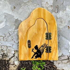 Fairy Door that opens and closes with Fairy, Outside Functional Fairy Door