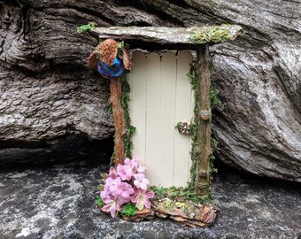 Cream Fairy Door - Fairy Garden, Fairy House, Fae, Fairy Furniture, Fairies, Faerie Door, Elf Door, Pixie Door, Dollhouse, Gift