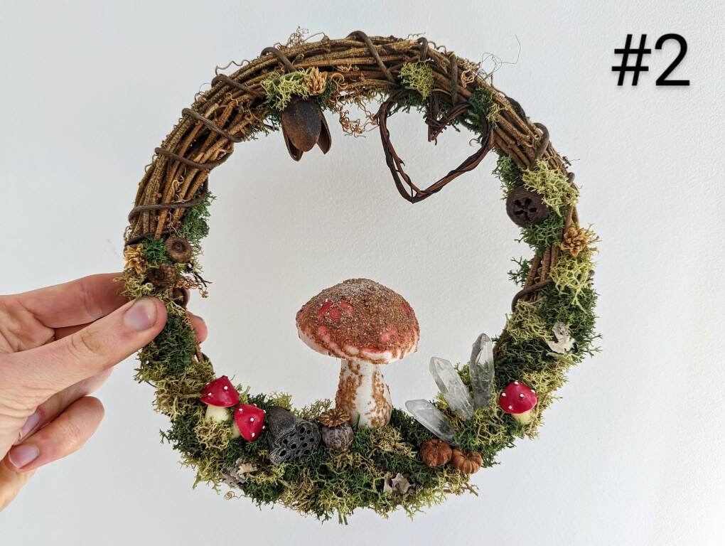 Forest Fairy Cat Wreath, Crystal Wreath, Mushroom Wreath, Mushroom Decor,  Valentines Gift, Fairycore Decor, Flower Wreath, Crystal Decor 