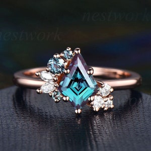 Alexandrite ring gold silver vintage kite cut Alexandrite engagement ring art deco cluster moissanite promise wedding ring for women jewelry