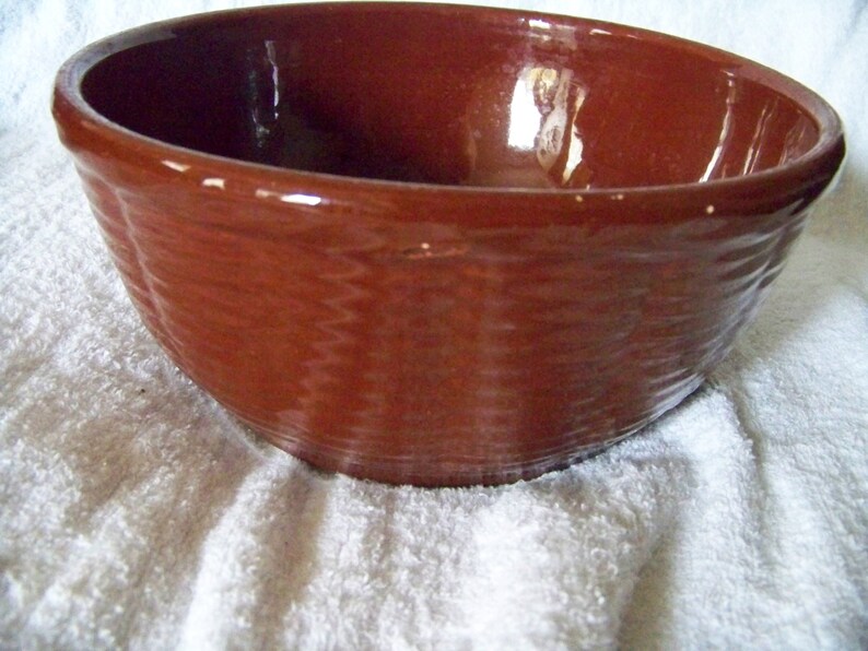 Vintage Watt Stoneware Basket Wave Covered Brown Bowl 805