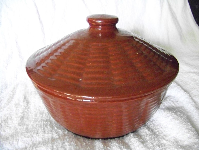 Vintage Watt Stoneware Basket Wave Covered Brown Bowl 805