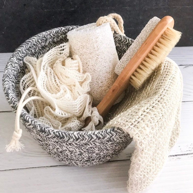 natural loofah exfoliating bath sponge