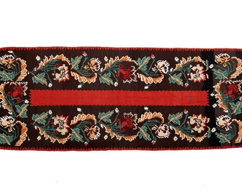 4'5"x6'8" Vintage hallway rug, floral pattern, orange red color, area, runner , project, rose pattern, handmade