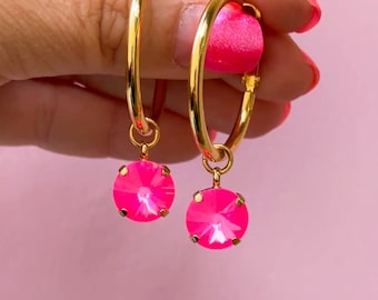 Pendientes de aro de 12 mm con destellos rosa eléctrico: elige el color del engaste.