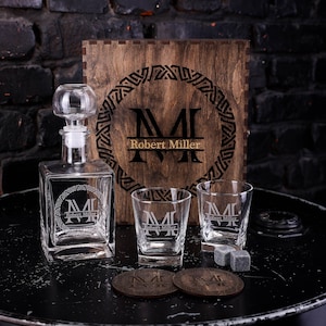 Personalized Whiskey Decanter Gift Set with Engraved Glasses in Wooden Box, Custom Christmas Gift for Husband Anniversary, Special Occasion