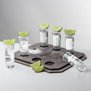 Gravur Tequila Schnapsgläser Set mit Holzbox, personalisiertes Wodka Shot Set für Party, personalisiertes Barzubehör Geschenk für Männer, Hochzeit oder Geburtstag