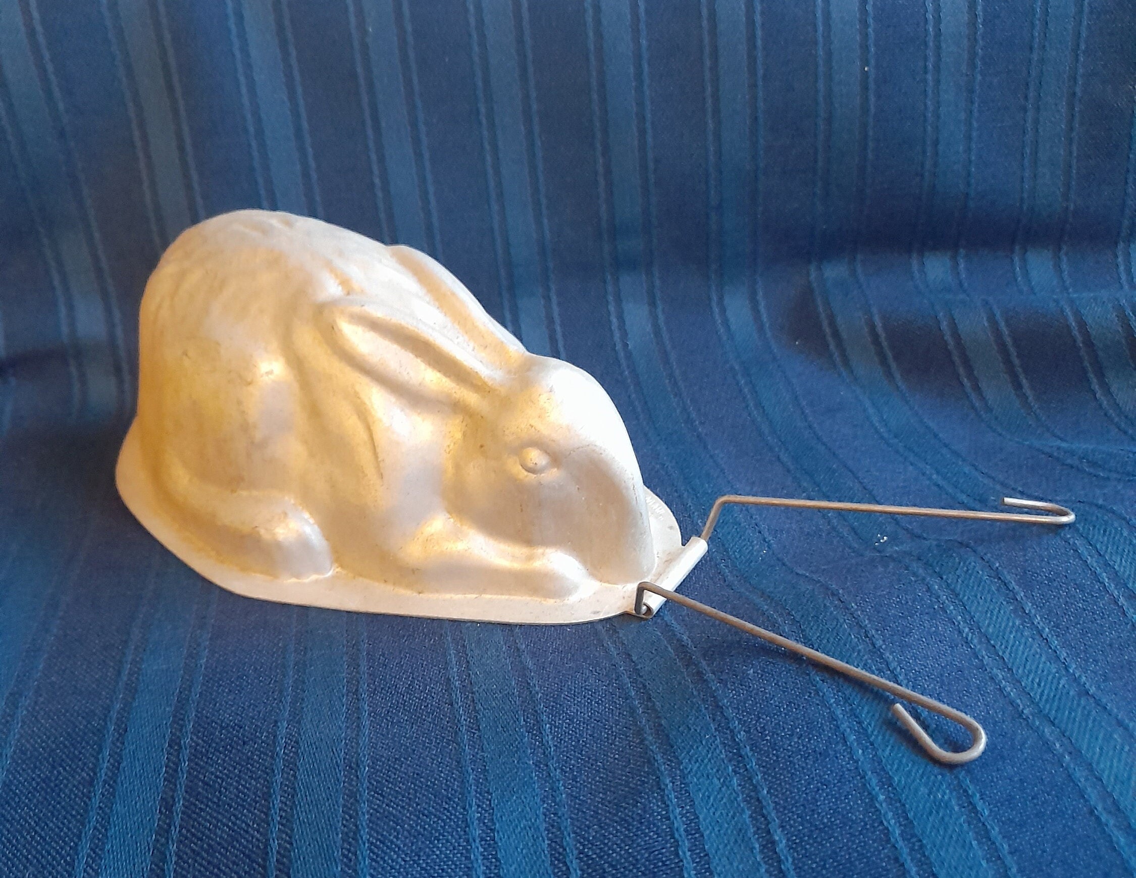 ゼリーモールド　イギリス製　SWAN BRAND　ヴィンテージ　ウサギ Vintage Swan Brand Rabbit Shaped Jelly Mould - Etsy UK