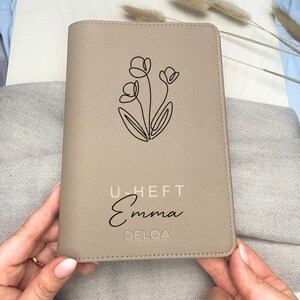 Funda U-book DELOA ®, funda U-book con compartimento para certificado de vacunación en piel sintética Saffiano