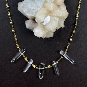 Nephele/// Quartz Star Chain Statement Necklace, Gold Gemstone Necklace, Celestial Chain Layering Necklace (DEJ-208NSR11)