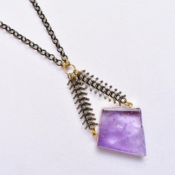 EPJ-D19EAA12 Hippolyta Gold Plated Rose Quartz Diamond Stone Brass Fishbone Necklace