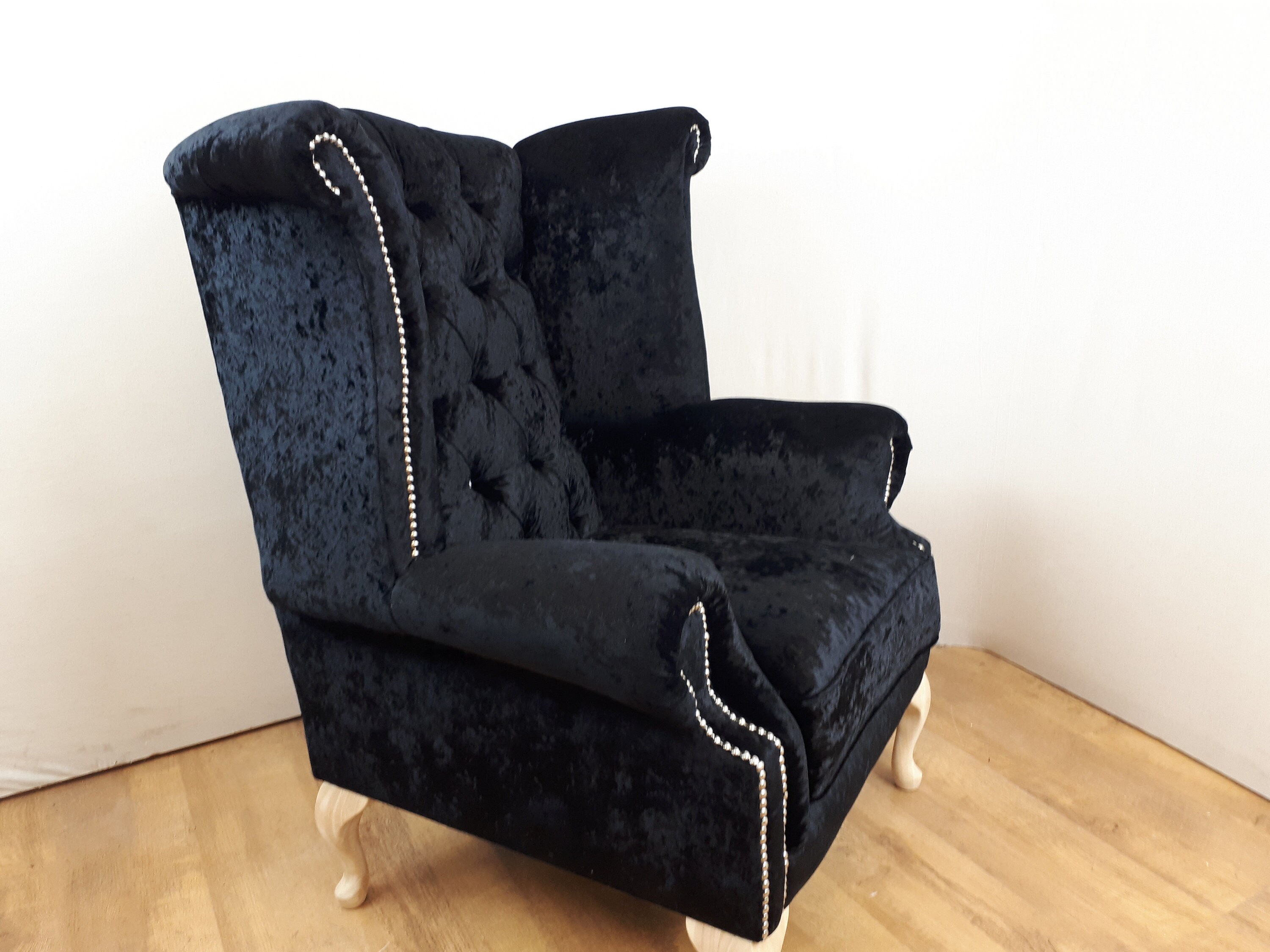 Black Velvet Queen Anne Style Chair with diamante buttons Etsy.de