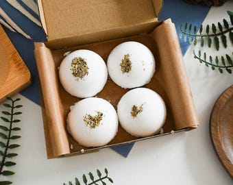 Breathe Shower Steamers | Eucalyptus, Rosemary and Peppermint Aromatherapy | Energising & Refreshing Shower Fizzers | Set of 4