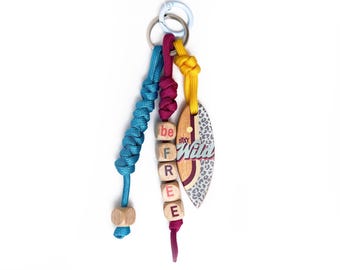 Portachiavi da surf – Portachiavi in legno a forma di tavola da surf, regalo da spiaggia, ciondolo per borsa, regalo per gli amanti dell'oceano, accessorio fatto a mano