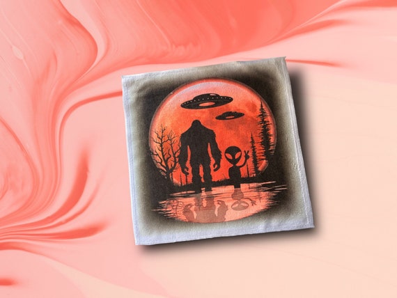 Sasquatch Bigfoot Yeti, Alien UFO Microfiber Towel-soft Car Cloth Kitchen Bar Rag Mythical Beasts Cryptid Hunter Birthday gag Gift for Him