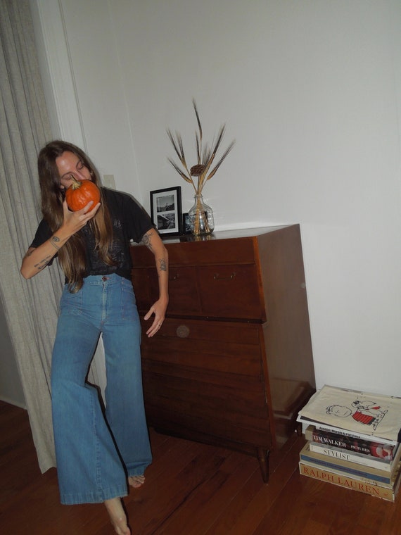 Vintage HIGH WAIST wide leg jean