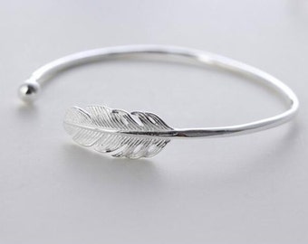 Simple Feather Bangle Bracelet. Adjustable Bangle Bracelet. Silver Feather Bracelet. Feather Bangle. Valentine Gift For Her