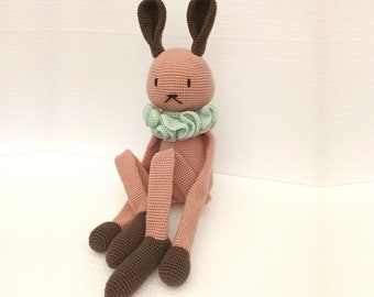 Doudou lapin au crochet géant écologique | doudou longues pattes | pièce unique | cadeau naissance | cadeau bébé fille et garçon