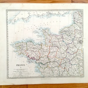 Puede incluir: Un mapa antiguo de Francia de 1820, que muestra las regiones y las principales ciudades del país. El mapa está impreso en blanco y negro con líneas y texto de colores. El mapa está titulado "France I" e incluye una barra de escala y una leyenda.