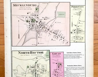 Könnte beinhalten: Eine antike Karte von Mecklenburg, North Hector, Logan und Perry City, New York. Die Karte ist in Schwarzweiß mit farbigen Akzenten gedruckt. Die Karte zeigt die Anordnung der Städte mit Straßen, Gebäuden und Sehenswürdigkeiten. Die Karte enthält auch Geschäftshinweise für jede Stadt.
