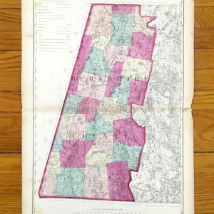 Puede incluir: Mapa antiguo del condado de Berkshire, Massachusetts, con una representación detallada de los pueblos y características geográficas. El mapa presenta una combinación de colores rosa y azul, con el nombre del condado en destaque.