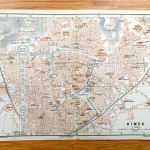 Mapa antigo de Nimes, França, 1914, do Baedekers Guide Atlas - Occitanie, Arena, Anfiteatro, Jardin, Boulevard, Gare, Mont Duplan, Lycee