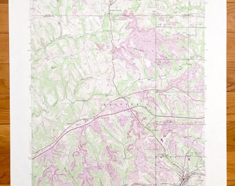 Könnte beinhalten: Eine alte topografische Karte des Gebiets von Hanover, Pennsylvania. Die Karte ist auf weißem Papier gedruckt und zeigt braune Linien und Text. Die Karte zeigt die Lage von Straßen, Flüssen und anderen geografischen Merkmalen. Die Karte trägt den Titel "Hanover, PA" und ist datiert 1948.