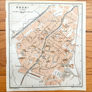 Antieke 1909 Douai, Frankrijk Kaart van Baedekers Gids Atlas – Scarpe Rivier, Nord Department, Belfries, Caserne Conroux, Les Chartreux, Gare