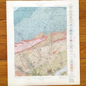 Könnte beinhalten: Areal Geology Karte von Pennsylvania und New Jersey, mit detaillierter topografischer Ansicht und verschiedenen Farben, die geologische Formationen anzeigen. Enthält Ortsnamen wie Montgomery und Warrington.
