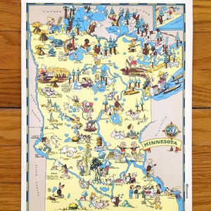 Puede incluir: Un mapa ilustrado vintage de Minnesota con personajes de dibujos animados y animales. El mapa muestra las principales ciudades, lagos y características geográficas del estado. El mapa está rodeado por un borde azul y tiene las palabras "Minnesota" y "5¢" en la esquina inferior derecha.