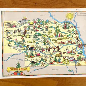 Antieke kaart van de staat Nebraska uit 1938 uit Our Gay Geography door Ruth Taylor – Omaha, Lincoln, Bellevue, Grand Island, Kearny, Fremont, Hastings NE