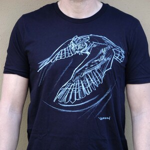 FLYING OWL T-SHIRT, Men&#39;s/Unisex, Fauna Shirts, Quality fitted-crew neck Tee