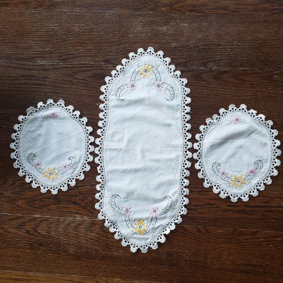 ヴィンテージコットン＆レースのドイリー、刺繍入りドイリー3枚セット