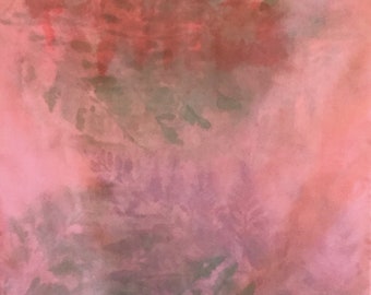 Könnte beinhalten: Abstrakte Aquarellmalerei mit rosa und rotem Hintergrund und grün-violetten blattartigen Formen.