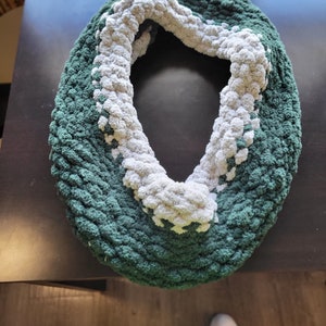 Foggy Pine loop scarf