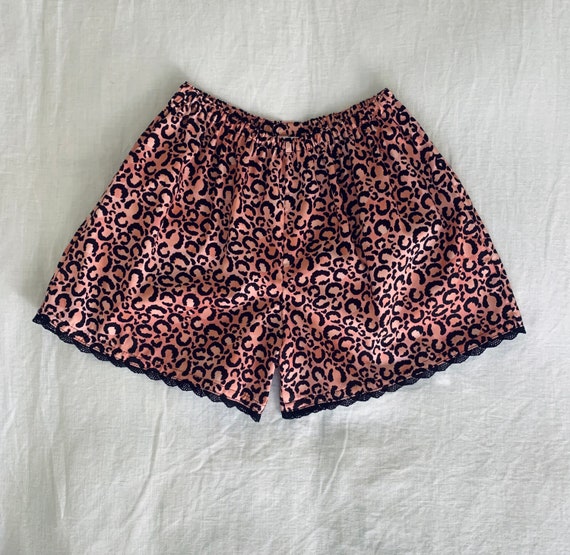 Women's Brushed Cotton Sleep Shorts – Powder Pink Herringbone – British  Boxers