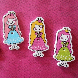 10 Wood Princess Buttons Printed buttons Wooden Girls Buttons Cartoon Picture Buttons Kids Childrens Buttons Sewing Knitting Button Crafts