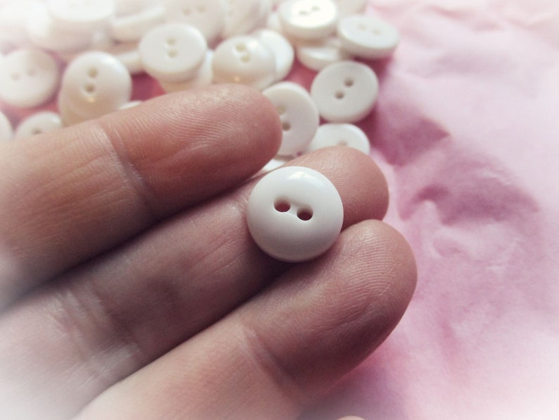 Button Art Crafts Sewing Doll Clothes Baby Clothes Shirt Buttons Knitting Crochet Gift Wrap Hair Bows 12 inch Buttons 20 White Buttons