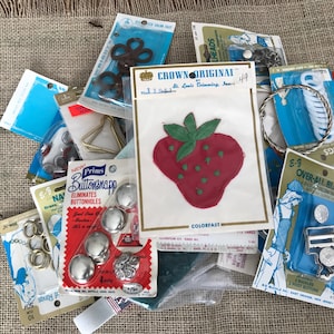 Vintage Sewing Supplies & Notions (2 doz.+)