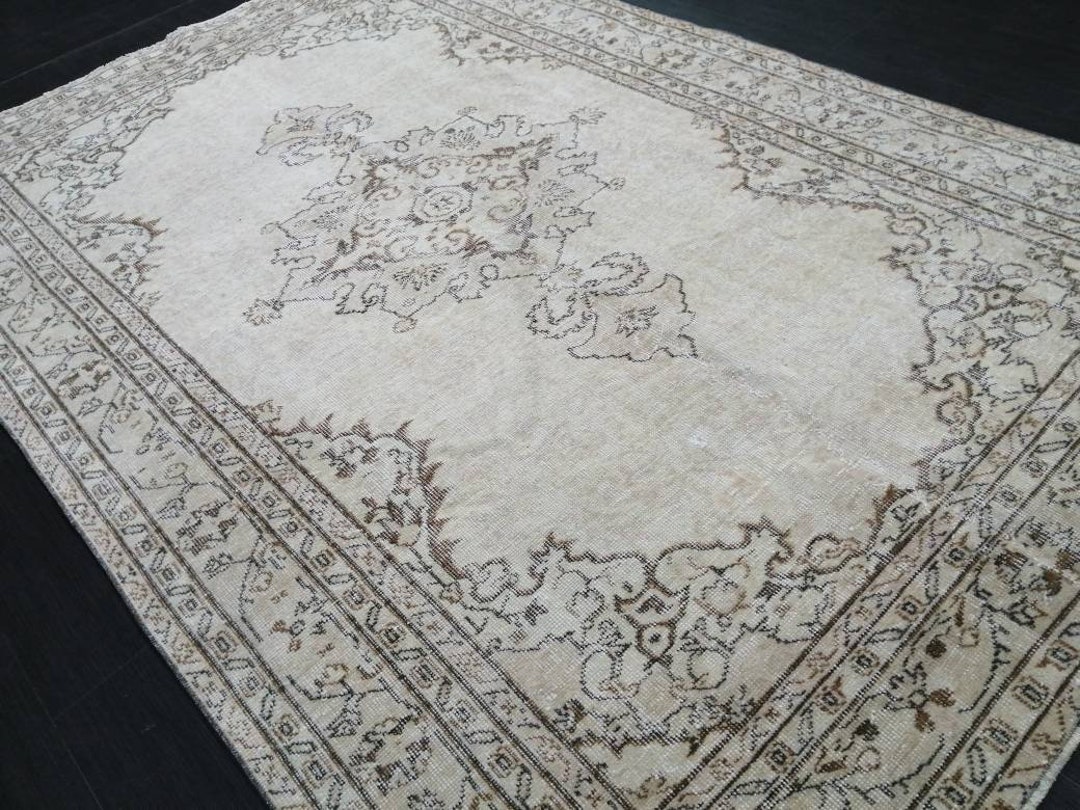 Neutral Vintage Turkish Rug 5.5 X 8.4 Neutral Vintage Persian Rug Muted ...