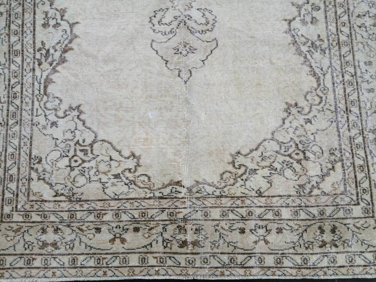 Neutral Vintage Turkish Rug 5.5 X 8.4 Neutral Vintage Persian Rug Muted ...