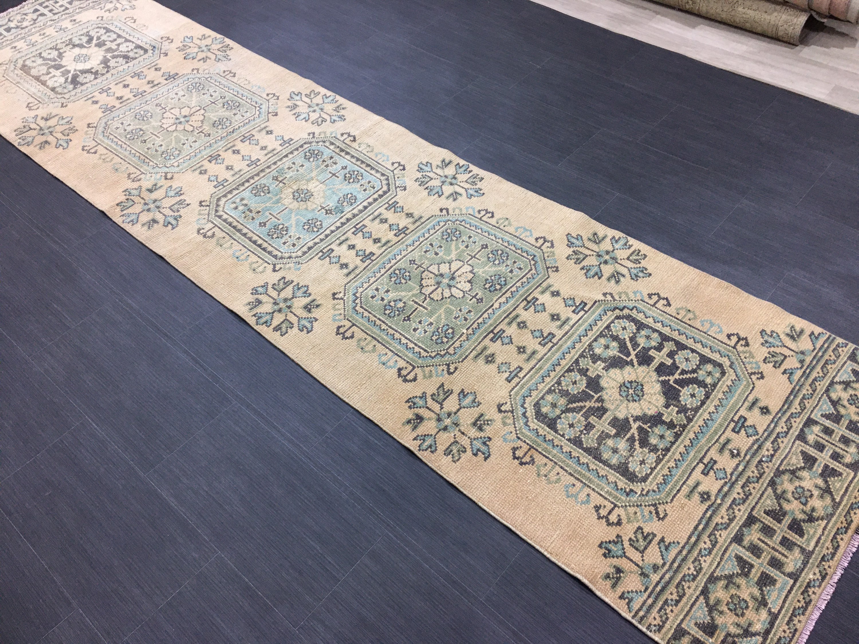 ランナーラグ　ヴィンテージラグ　トルコラグ オレンジとブルーのトルコ製ラグ、ヴィンテージ ランナー ラグ