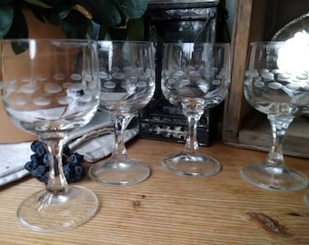 Vintage 6x liqueur glasses small glass with engraving bar inventory