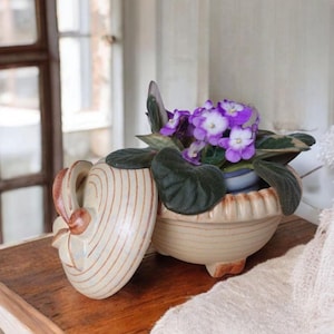 Vintage ceramic jar with lid – storage jar on feet for jewelry, cookies or dried flowers