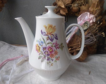 VEB CP Colditz Porzellan Kaffeekanne made in gdr retro Kanne weiss mit Blumen vintage Tischdeko