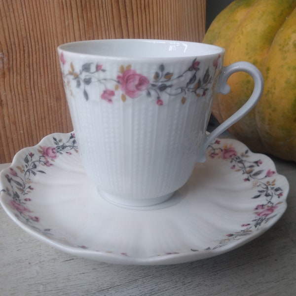 GIRAUD LIMOGES Porzellan Blütenkranz Kaffeetasse mit Untertasse Tasse + Untere weiß mit Blumendekor #lim1