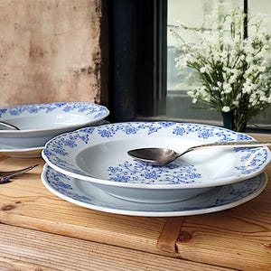 4 plates cobalt blue – vintage porcelain from the Kalk Eisenberg porcelain factory with a floral design around 1920