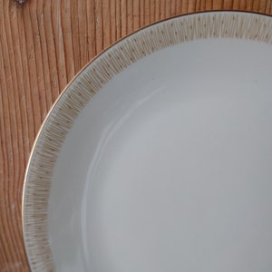 Hutschenreuther Design Favorit flat small plate 20 cm porcelain side plate bread plate breakfast plate cake plate vintage 50s