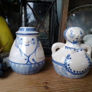 Vintage 2-piece salt and pepper shaker porcelain blue and white ceramic grandma grandpa romantic country house shabby chic set table white