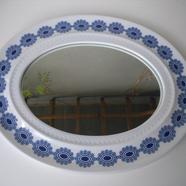 Miroir ancien Shabby Chic avec cadre en porcelaine blanc avec décor bleu miroir mural ovale maison de campagne miroir romantique bohème